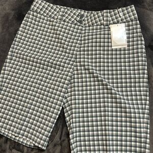 NWT Women’s Nike Dri-fit GolF Shorts. Teal and gray.